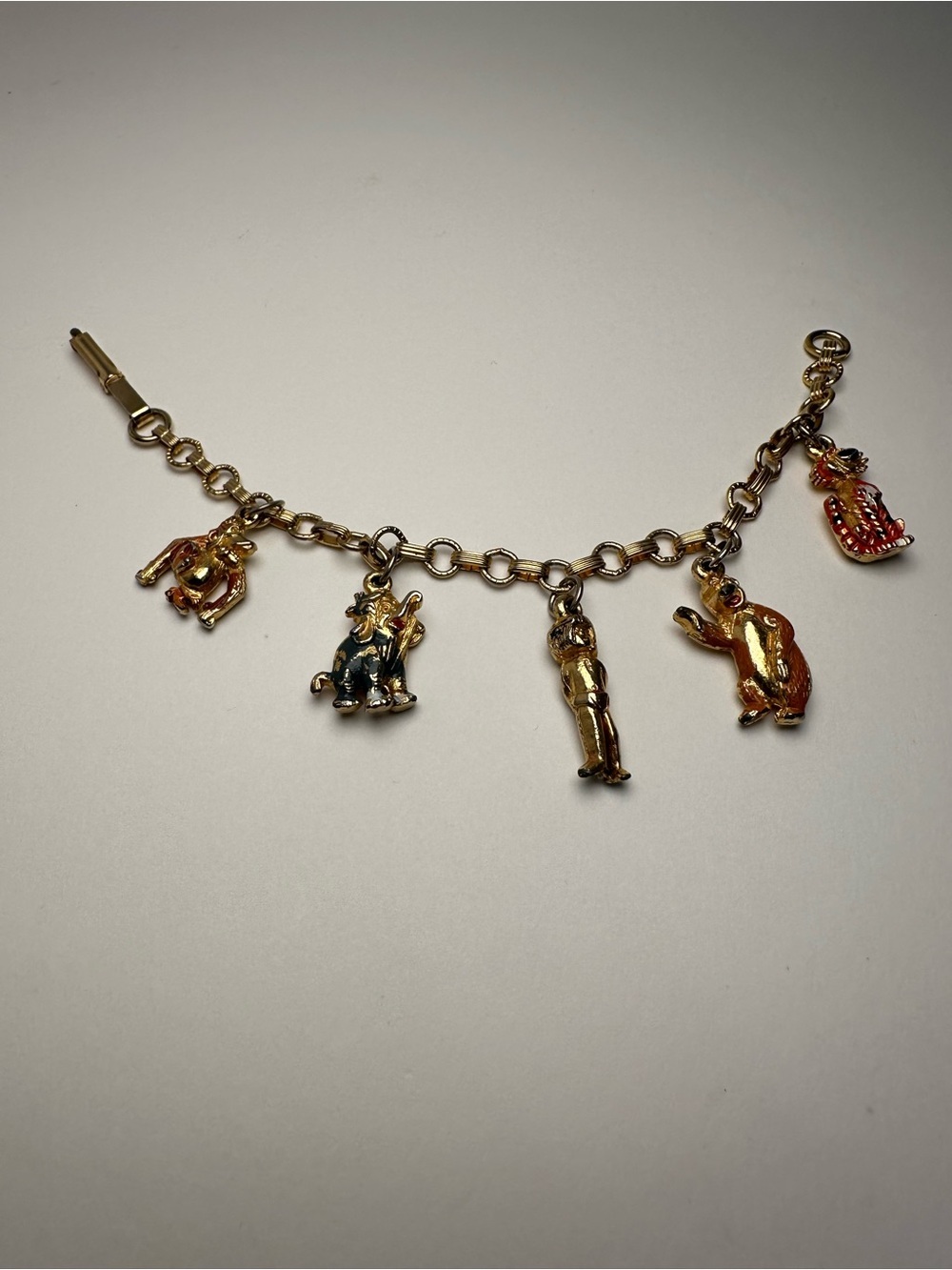 Walt Disney Vtg Jungle Book Gold-Tone Animal Charm Bracelet Five Figurine Charms